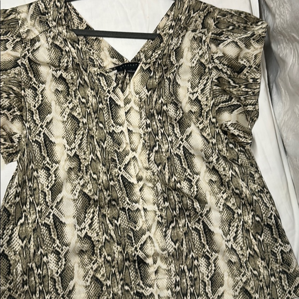 Reptile print flowy top